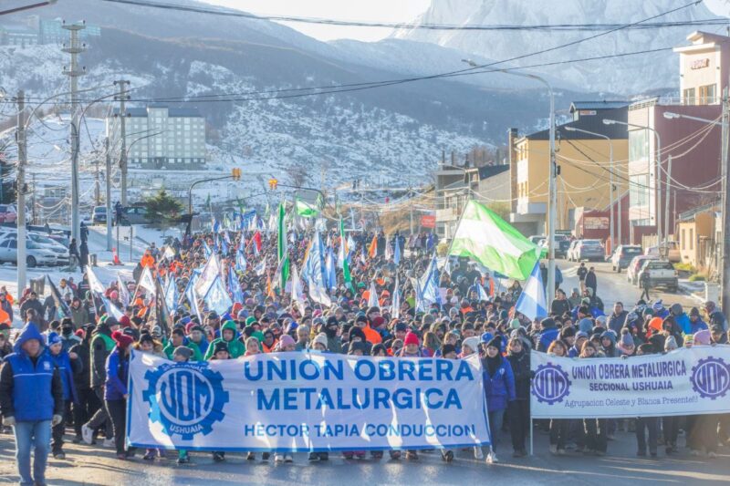 Ushuaia marchó a favor de Tierra del Fuego