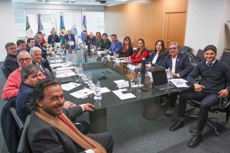 Gobernadores acordaron impulsar una ley por una coparticipación más equitativa