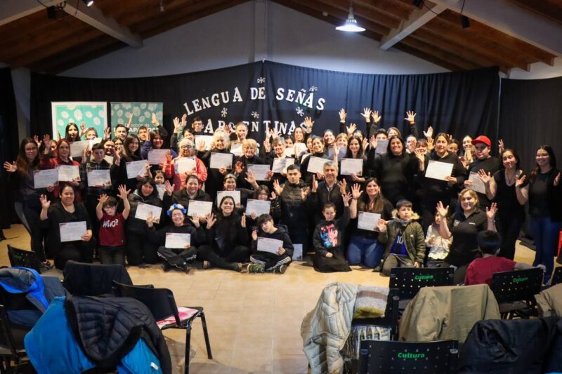The Municipality carried out the first Argentine Sign Language course
