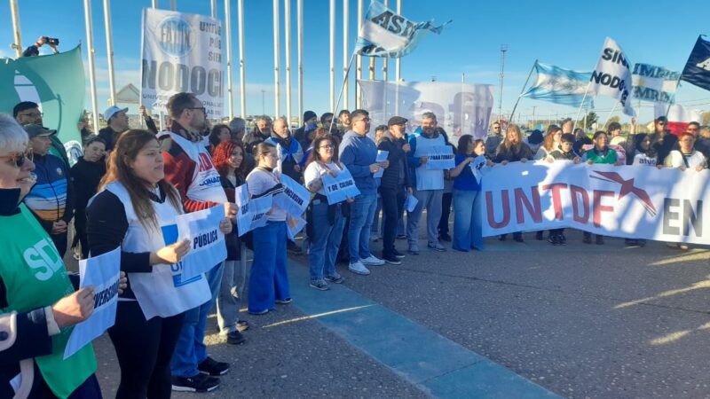 La quinta Marcha Federal Universitaria reunió a las tres universidades de Río Grande